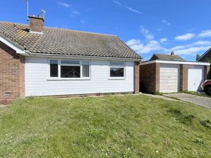 Cedar Avenue- click for photo gallery